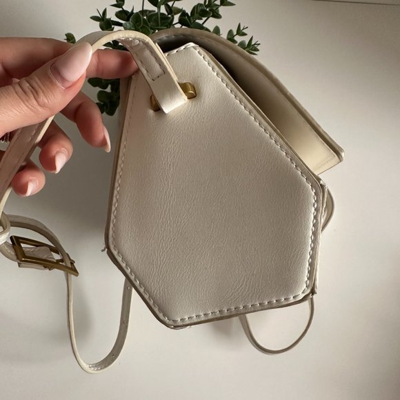 Mango - Vegan Leather Crossbody Bag - Picture 7 of 10